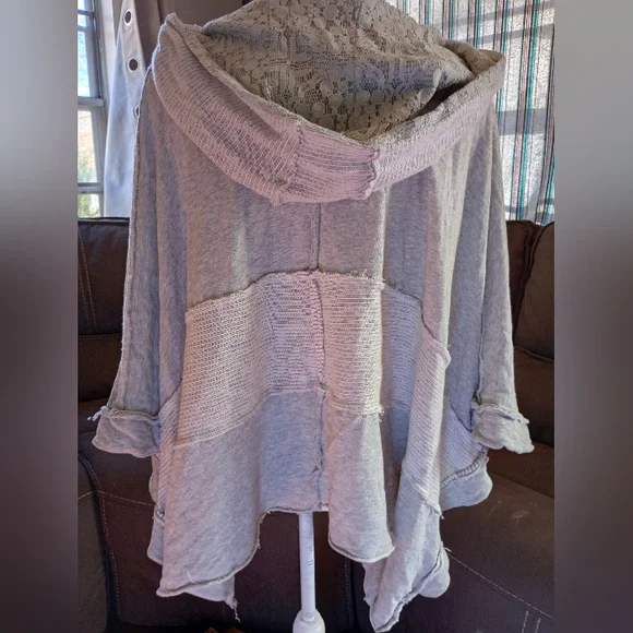 Mystree poncho style shirt - Picture 4 of 6